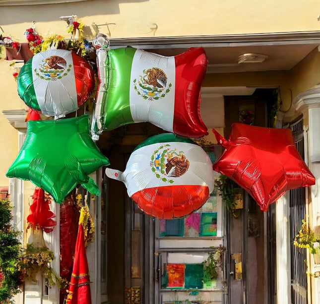 3 Sets de Globos Septiembre banderas $31 c/u