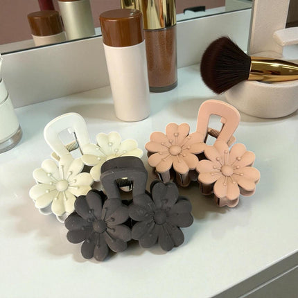 12 Pinzas Matte Flores Dobles  $6.9 c/u