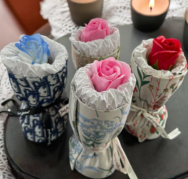 3 Rosa de Regalo Envuelta "San Valentin" $49 c/u