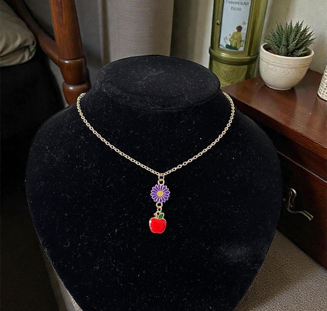 12 Collares Cereza/Fresita con Flor $12 c/u