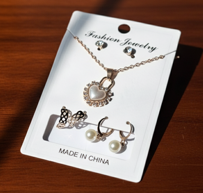 12 Collares con dije brillos $6.12 c/u