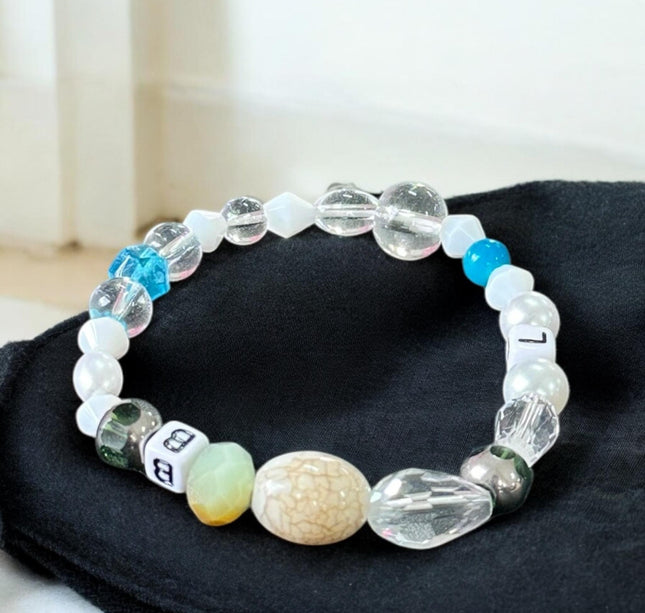 12 Pulseras Letras y Pedreria $3.9 c/u