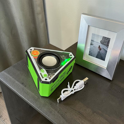 Bocina Bluetooth Triangular Transparente Con Luces