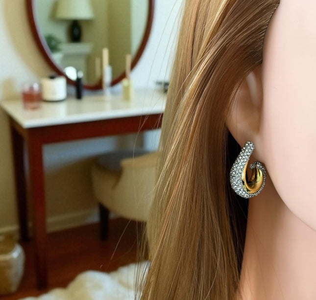 12 Aretes Pedreria Hermosa Dorada/Plateada $19 c/u