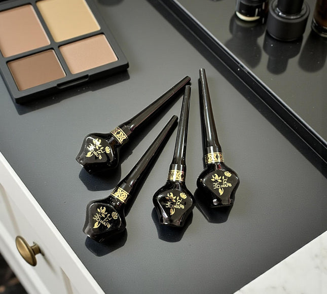 24 Delineadores Liquidos para Ojos "L.A Bonita" $7.875 c/u