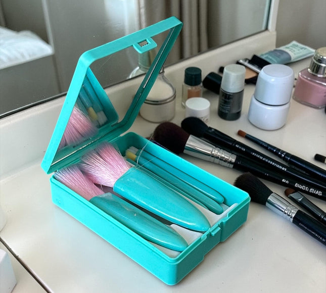 3 Sets de Brochas en Estuche de Colores $18 c/u
