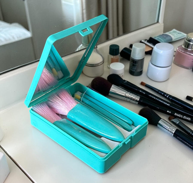 3 Sets de Brochas en Estuche de Colores $18 c/u