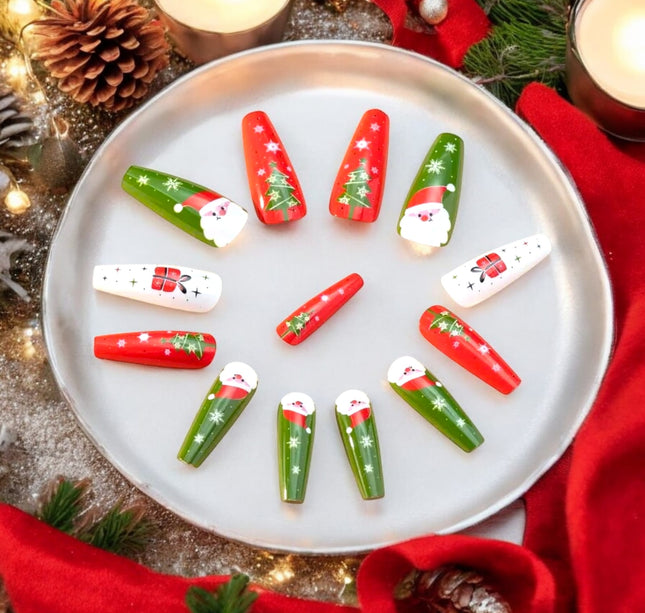 12 Sets de uñas postizas Navideñas $8.70 c/u