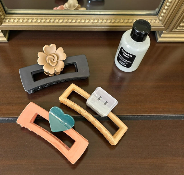 12 Pinzas Rectangulares Grandes Cristalinas con Figuras Colores $11.6 c/u