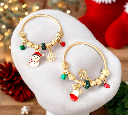 12 Pulseras tipo pandora Dije Navideño Doradas $13.9 c/u