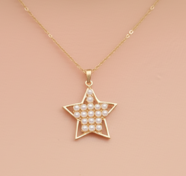 12 Collares con perlas diseños $7.48 c/u