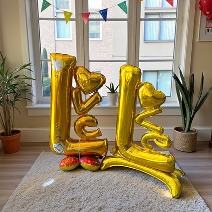 Globo "Love" Letras Doradas