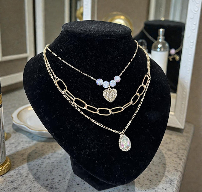 12 Collares Triples con Dijes Perlas/Pedreria $16 c/u