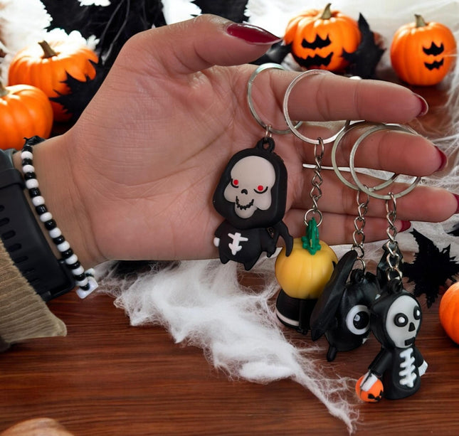 12 Llavero Halloween figuras 3D $5.6 c/u