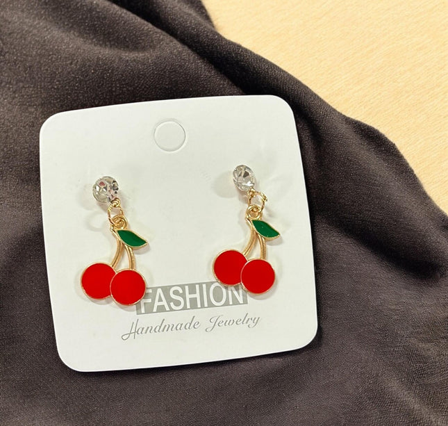 12 Aretes Cerezas/Fresas con Pedreria $5.9 c/u