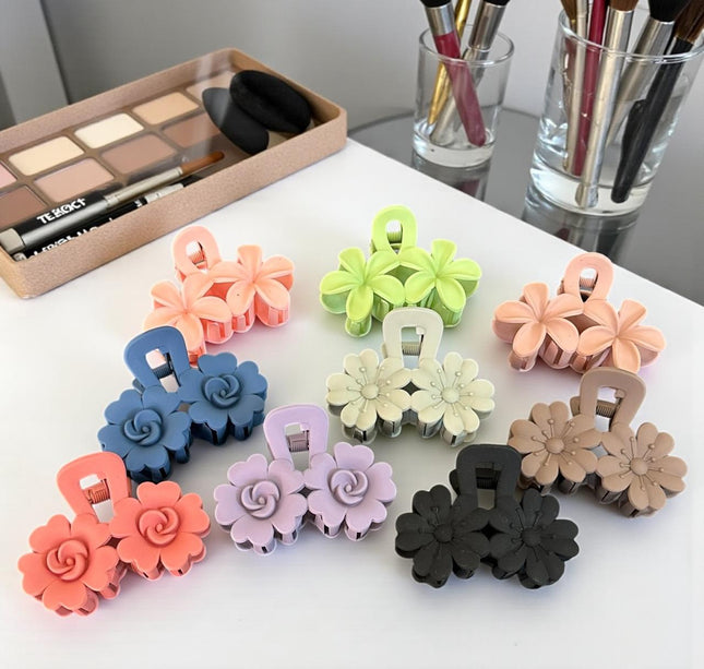 12 Pinzas Matte Flores Dobles  $6.9 c/u