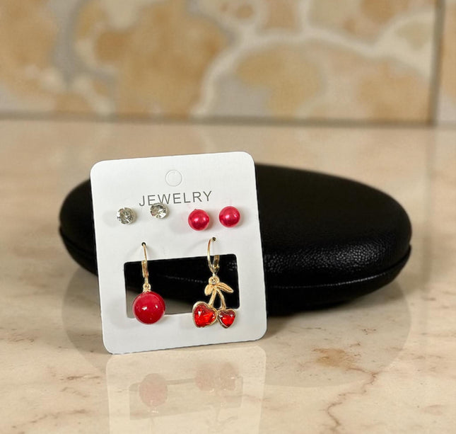 12 Sets de Aretes Cereza/ Pedreria $11.5 c/u