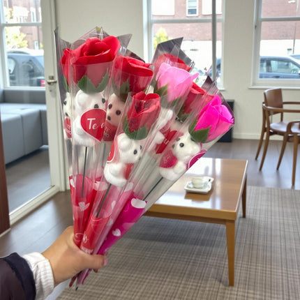 12 Rosa con Osito "Te Amo" $6.5 c/u