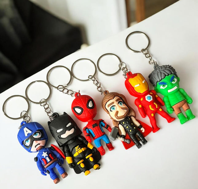12 Llaveros Super Heroes  $6.5 c/u