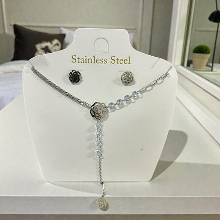 6 Sets de Acero Inoxidable Aretes y Collares $38c/u