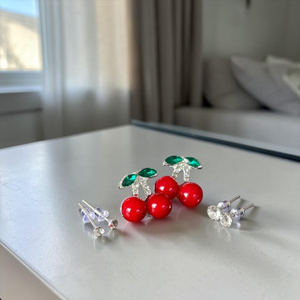 12 Trios de Aretes Cereza Pedreria $10 c/u