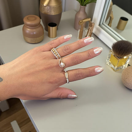 12 Anillos Dorados Figuras con Pedreria $5.7 c/u