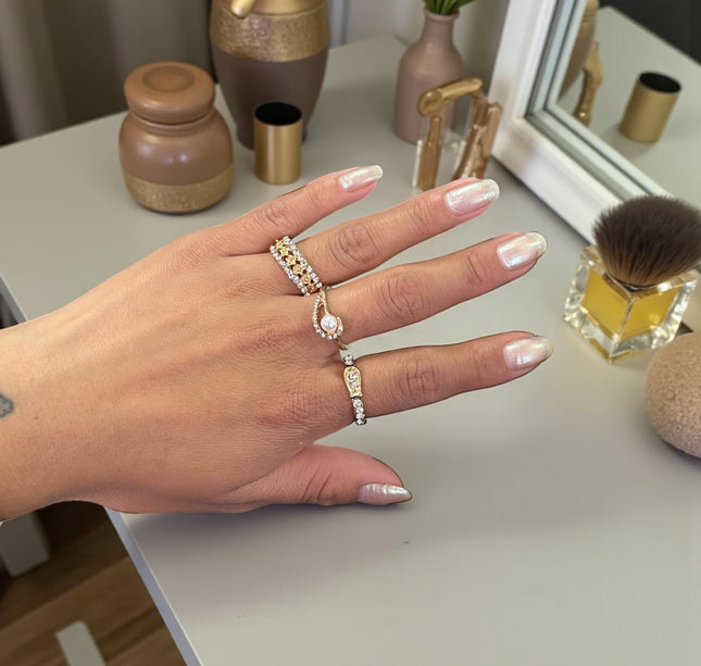 12 Anillos Dorados Figuras con Pedreria $5.7 c/u