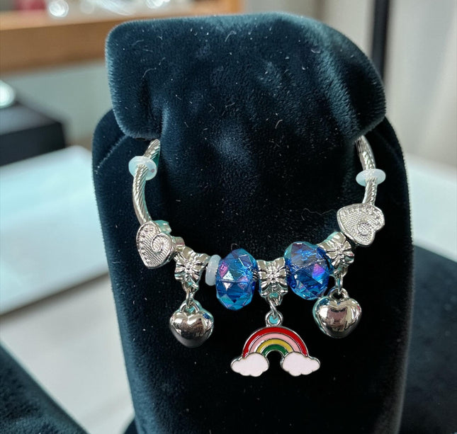 12 Pulsera Tipo Pandora con Dijes Capibara $13.5 c/u