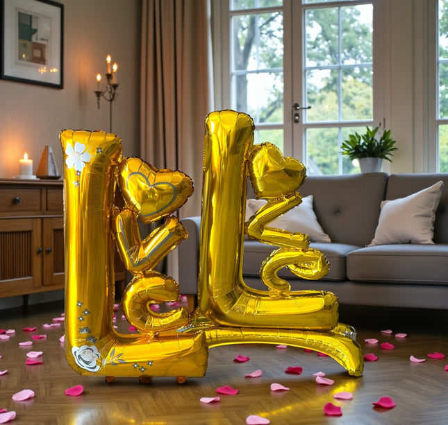 Globo "Love" Letras Doradas