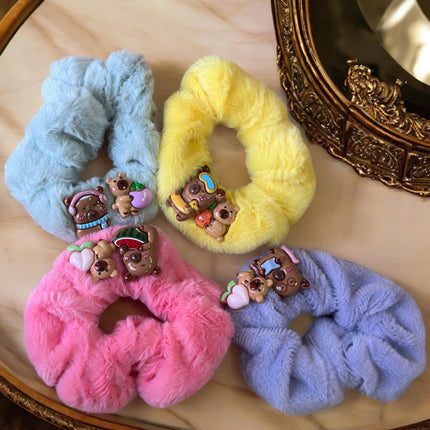 12 Scrunchies Capibara de Pleuche con Figura $9.75 c/u