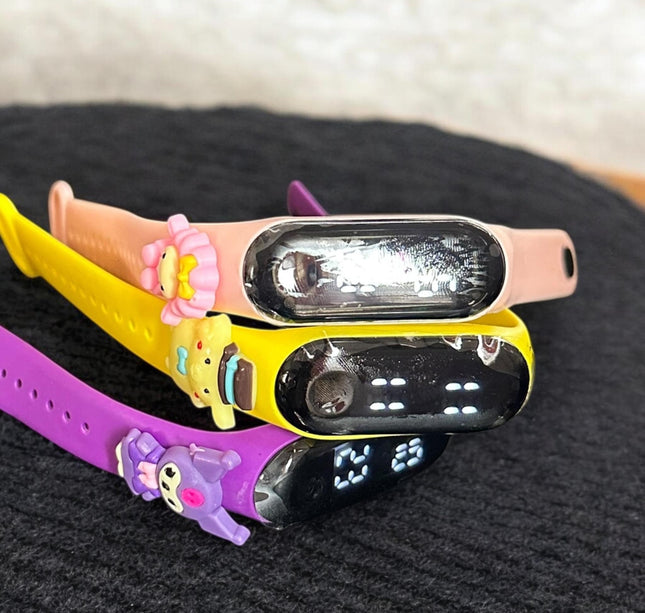 10 Relojs digital Sanrio pulseras $13.9 c/u