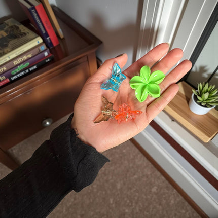 12 Sets Pincita Hawaiana con 3 Mariposas $6.5 c/u