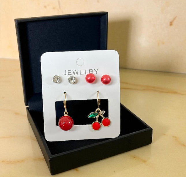 12 Sets de Aretes Cereza/ Pedreria $11.5 c/u