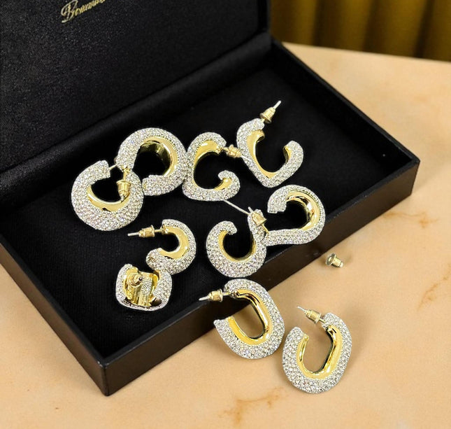 12 Aretes Pedreria Hermosa Dorada/Plateada $19 c/u