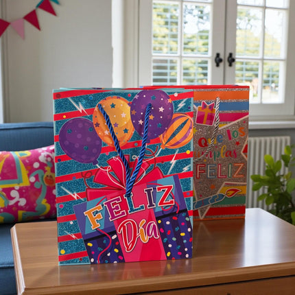 12 Bolsas para Regalo Diamantadas "Feliz Cumpleaños" $11.3 c/u