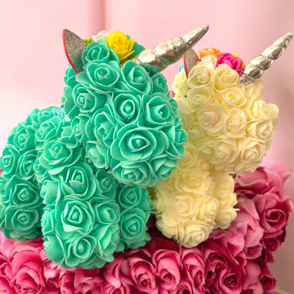 Unicornio Hermoso Hecho de Flores