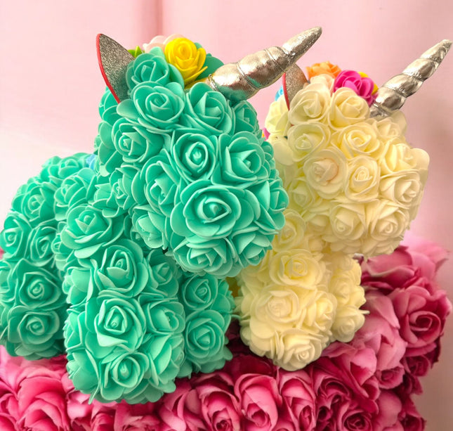 Unicornio Hermoso Hecho de Flores