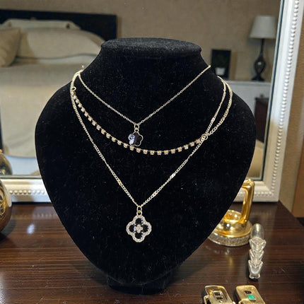 12 Collares Triples con Dijes Perlas/Pedreria $16 c/u