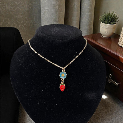 12 Collares Cereza/Fresita con Flor $12 c/u