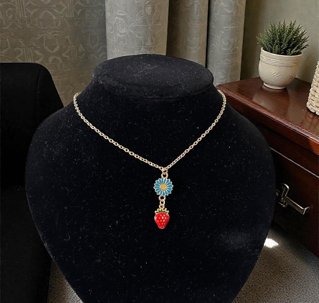 12 Collares Cereza/Fresita con Flor $12 c/u