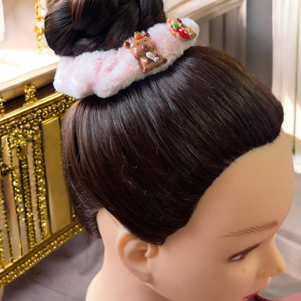 12 Scrunchies Capibara de Pleuche con Figura $9.75 c/u