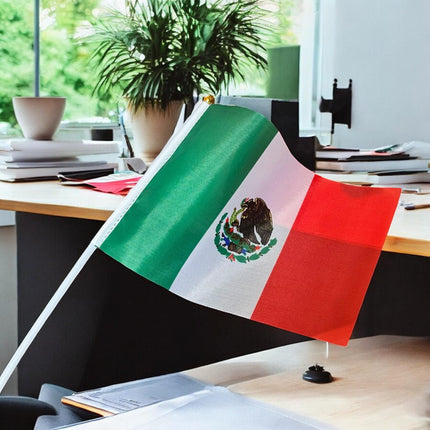 100 Banderas de Tela Mexico Ch $2 c/u