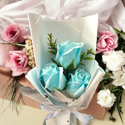 3 Caja de regalo con Ramo de Rosas $81 c/u