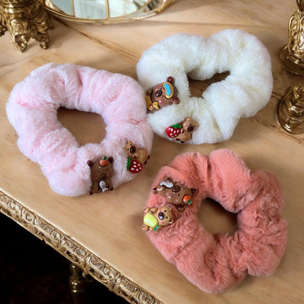 12 Scrunchies Capibara de Pleuche con Figura $9.75 c/u