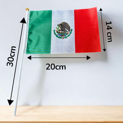 100 Banderas de Tela Mexico Ch $2 c/u