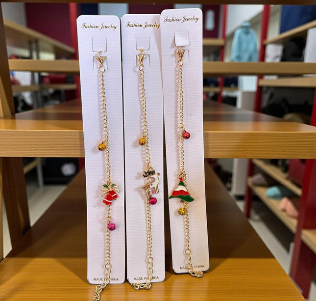 12 Pulseras Navdieñas Dijes y Cascabel Doradas $6.9 c/u