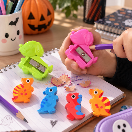 12 Sets de Sacapuntas Perritos y Gomas Dinosaurios $10.5 c/u