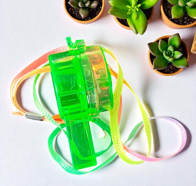 12 Silbatos con Correa de colores y Luces $7.25 c/u