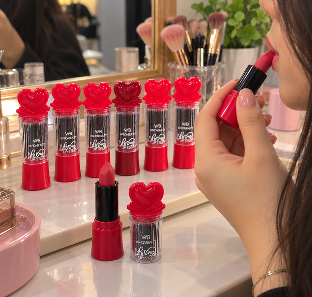 Exclusivo Tienda en linea 💥💎6 Labial en Barra Mate "LOVE" $16 c/u