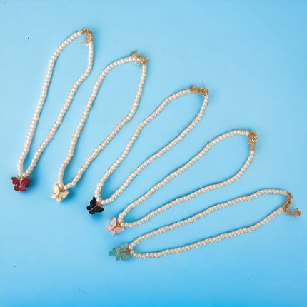 12 Collares con perlas mariposa $9.6 c/u